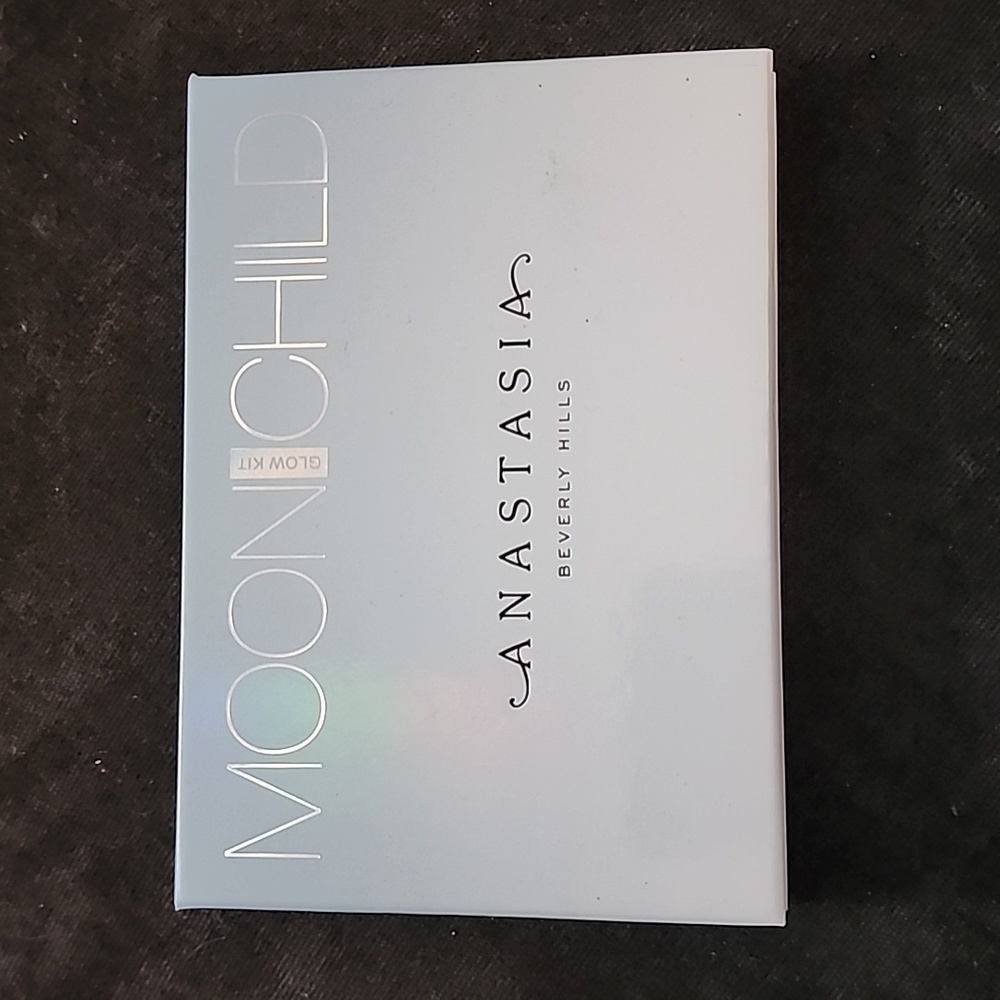 Anastasia Beverly Hills Moon Child Glow Kit